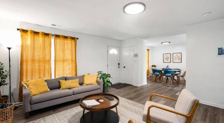 Beautiful holiday apartment | Pets allowed in Raleigh, NC