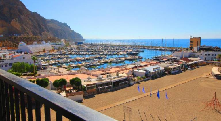 Apartment with terrace in Roquetas de Mar