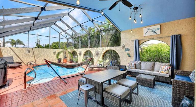 Heated Pool, Sleeps 10, Relaxing Lanai, Near Beaches, Pet Friendly! in Bonita Springs, FL