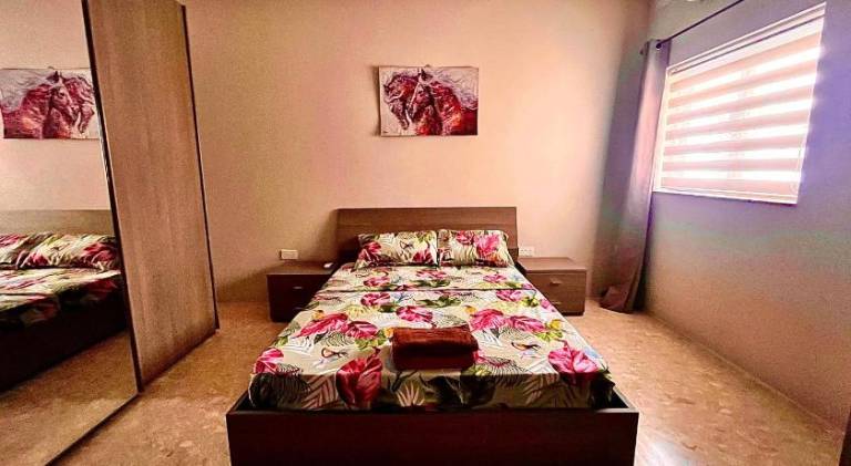 Triple room in Beautiful Artsy Maisonette in St. Julian's