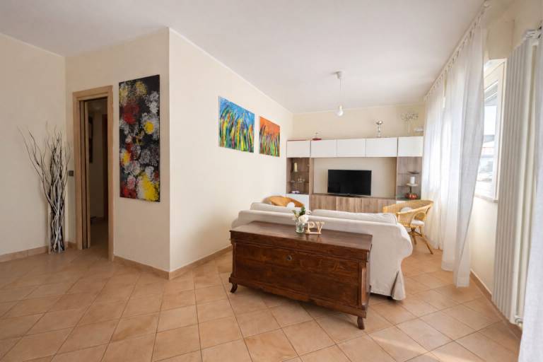 Rental apartment with 2 rooms for 4 persons — photo 2