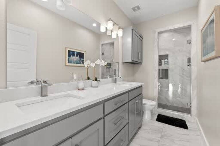 Trinity Groves Retreat Large Modern 5 BR Home — photo 4