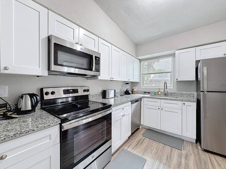 Vacation home with barbeque in Tampa, FL