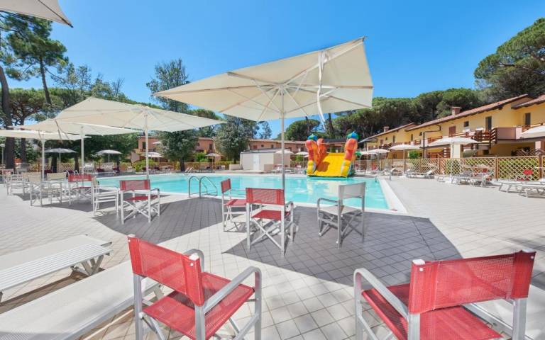 Holiday apartment with pool — photo 2