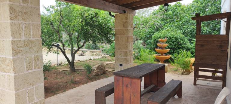 Villa with barbeque, hot tub & yard — photo 5