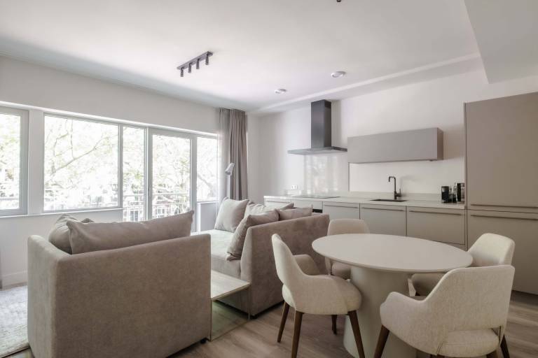 Modern 2BR Apartment in Rotterdam Centre