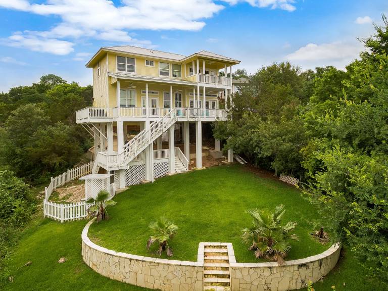 House Lakeway