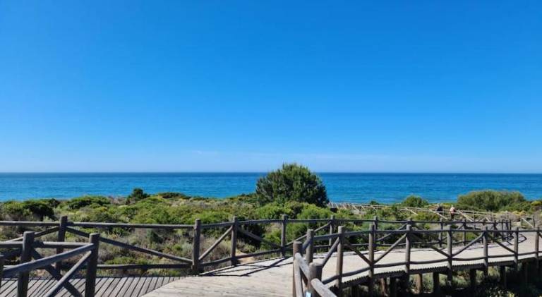 Holiday apartment with pool in Marbella