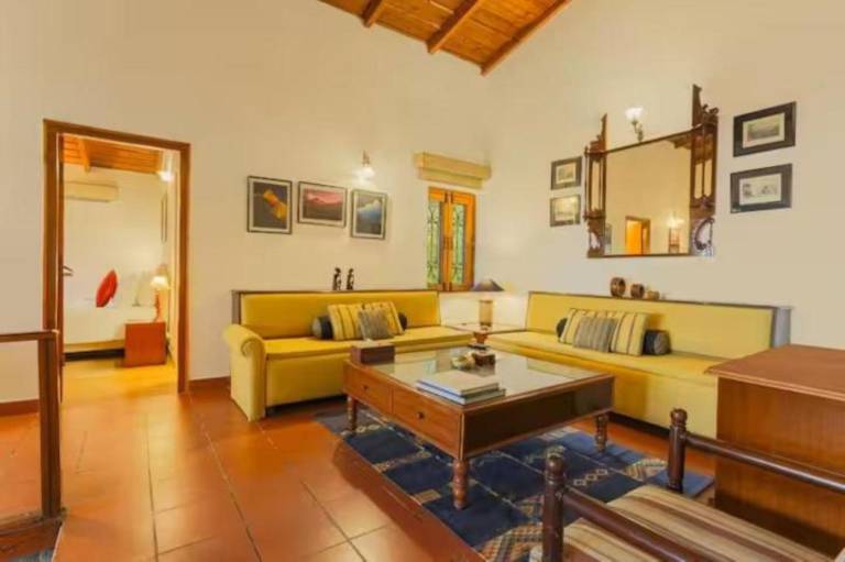 Ample villa with garden, BBQ & patio | Pet-friendly — photo 4