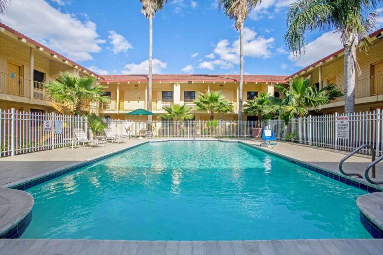 La Quinta Inn by Wyndham Victoria — photo 2