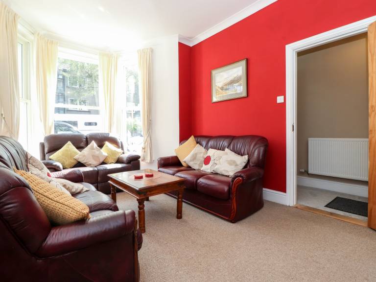 Fully equipped pleasant cottage with yard | Beach view | Pets are welcome — photo 4