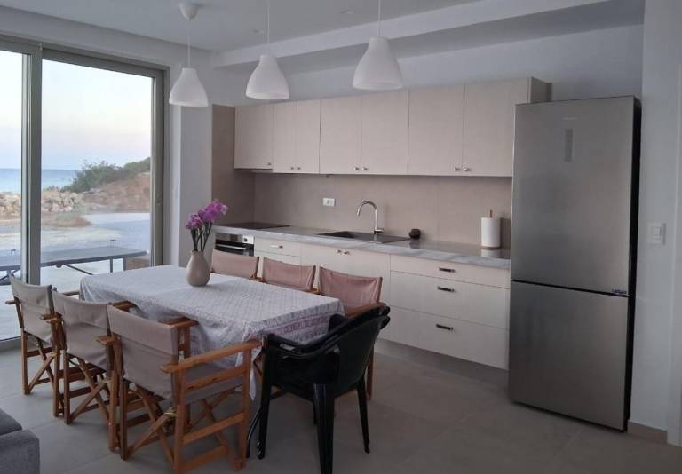 Michelle’s Beach House Koutsouras – Brand new beachfront house — photo 3