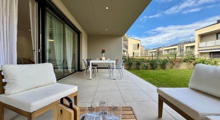 Apartment with pool in Pozzolengo