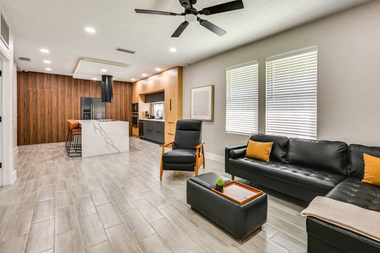 Modern Lakeland Golf Retreat w/ Putting Green — photo 3