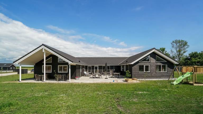 Children-friendly pleasant house with hot tub, garden & private pool | Dogs allowed — photo 2