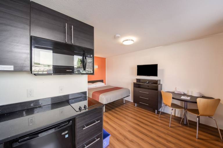 Motel  Cranbrook