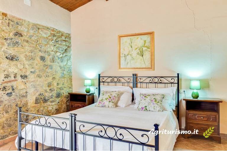 AGRITURISMO LA PORCARECCIA: GLICINE bilocale per una romantica vacanza in coppia — photo 5