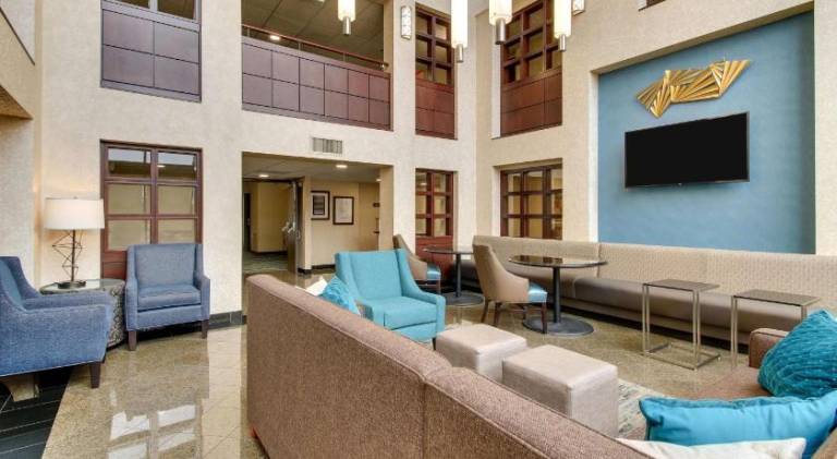 Best Western Plus Indianapolis North at Pyramids — photo 3