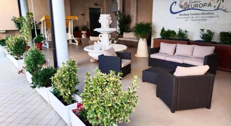 Nice serviced apartment with terrace | Close to the beach | Good for workation | Pet-friendly in Tortoreto