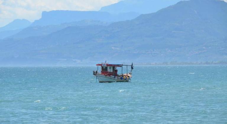 Vacation home with 3 rooms for 6 persons in Aigialeia