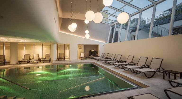 Hotel Norica - Thermenhotels Gastein mit dem Bademantel direkt in die Therme — photo 5