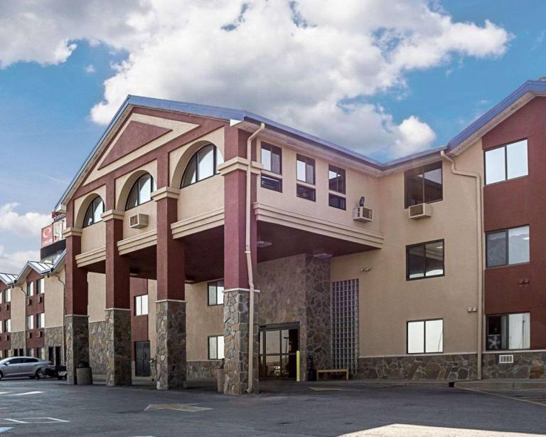 Econo Lodge Black Hills in Rapid City, SD