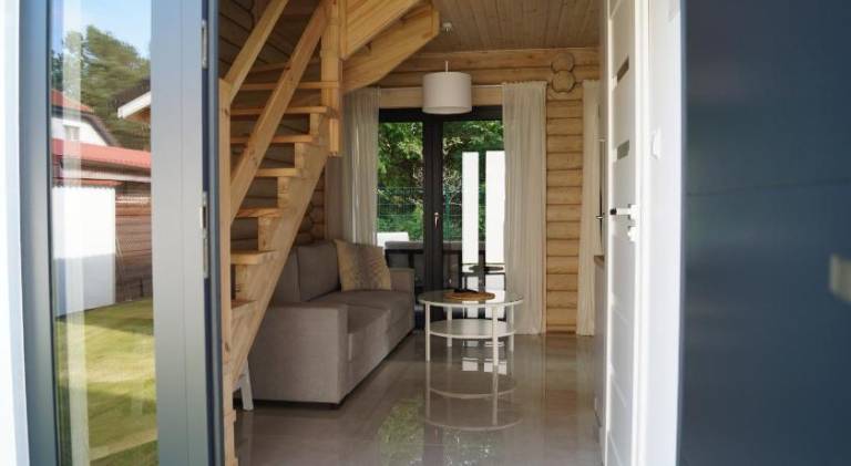 House with terrace & yard — photo 3