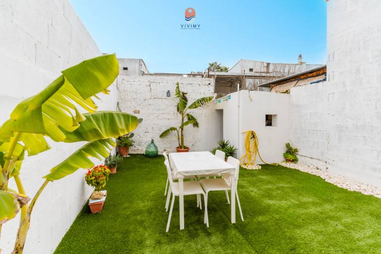 Charming vacation home with garden & BBQ | Dogs allowed in Alliste