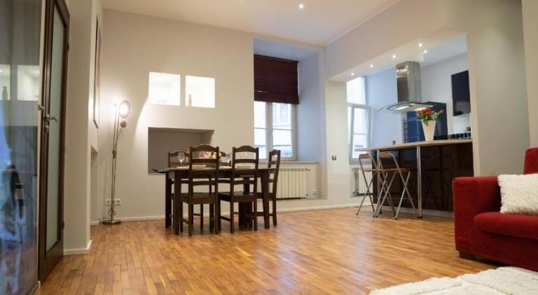 Apartment with hot tub | Near Town Hall Square — photo 2