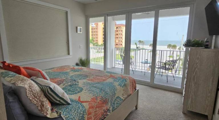 Vacation home with pool & jacuzzi — photo 2