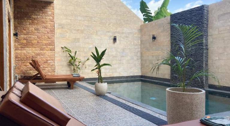 220 m&sup2; Villa