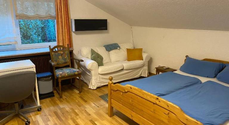 Gemutliches Zimmer mit großem Bad in Recklinghausen