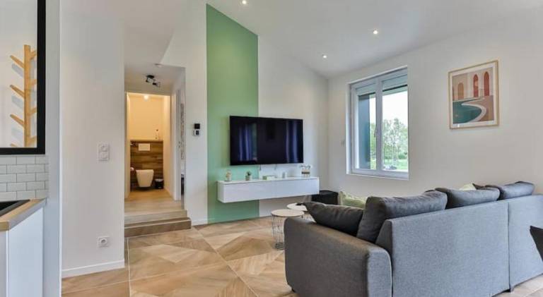 Beautiful vacation home with jacuzzi & sauna | Dogs allowed — photo 2