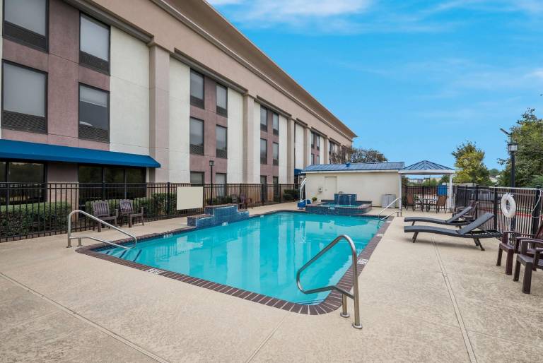 Hampton Inn Marshall — photo 4