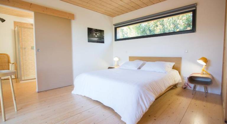 Lodge with pool, terrace & hot tub | Dogs allowed — photo 2