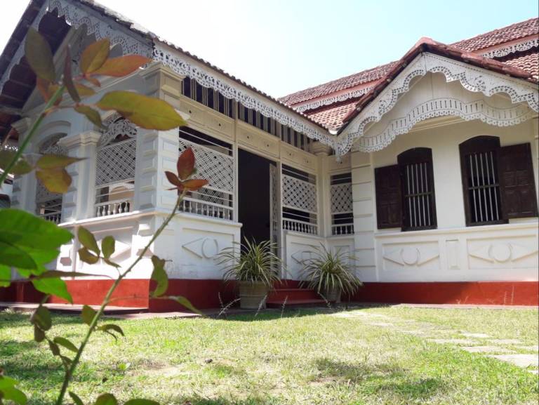 Bungalow with barbeque, yard & terrace in Tangalle