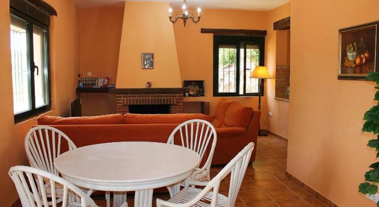 Charming house with terrace, private pool & barbeque | Pets are welcome — photo 3