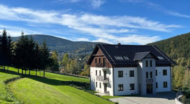 Holiday apartment with terrace, yard & sauna in Swieradow-Zdroj