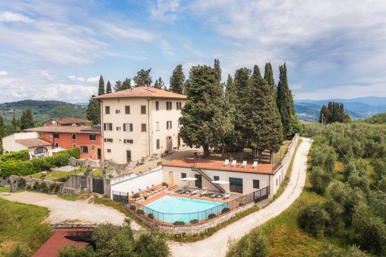Villa with barbeque, private pool & yard — photo 4