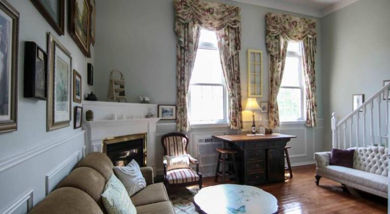 The Jypsy Inn - The Royal Suite Bracebridge in Bracebridge, ON