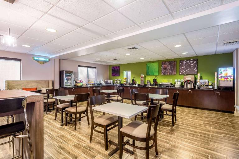Sleep Inn & Suites Harrisonburg near University — photo 3