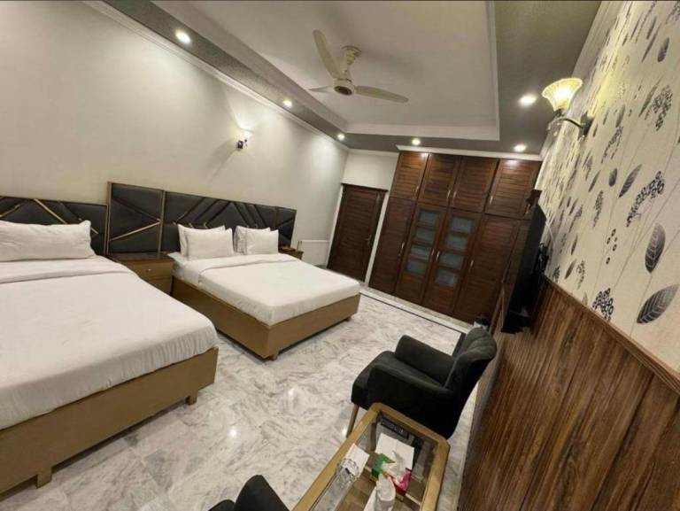 Pearl Galaxy Family Guest House