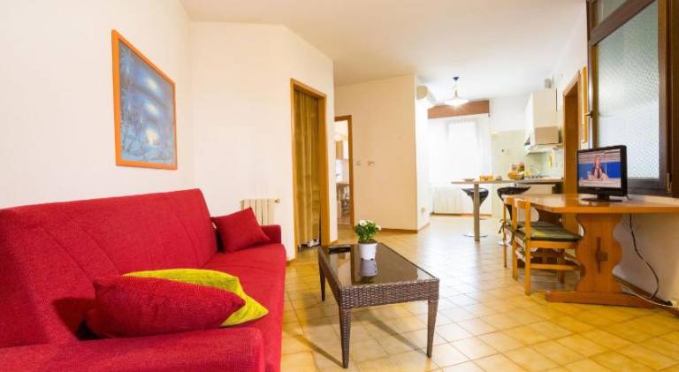 Holiday apartment with 3 rooms for 6 persons — photo 2