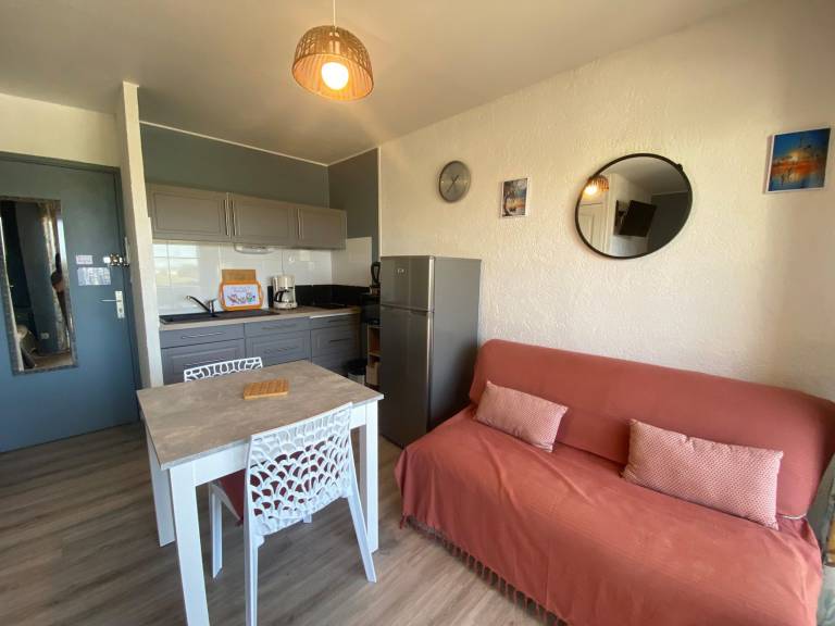 Studio with 1 room for 3 persons — photo 4