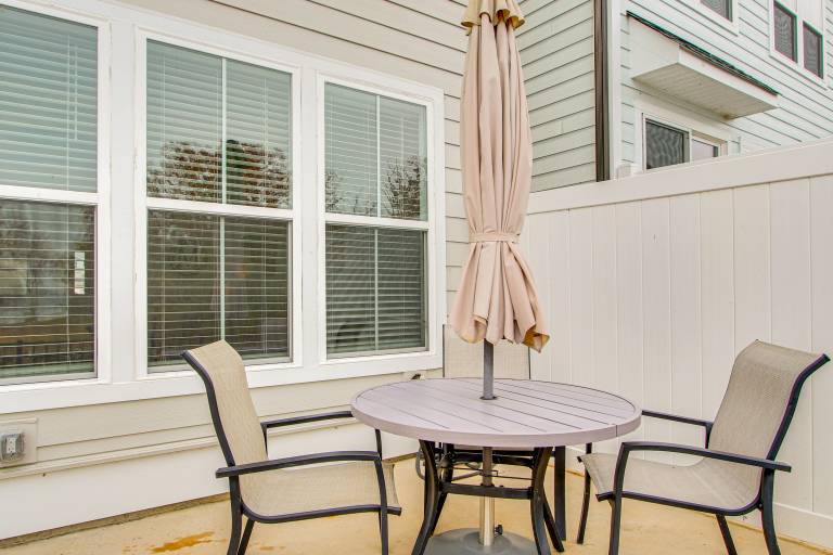 Lake Greenwood Getaway w/ Docks & Waterfront Views — photo 3