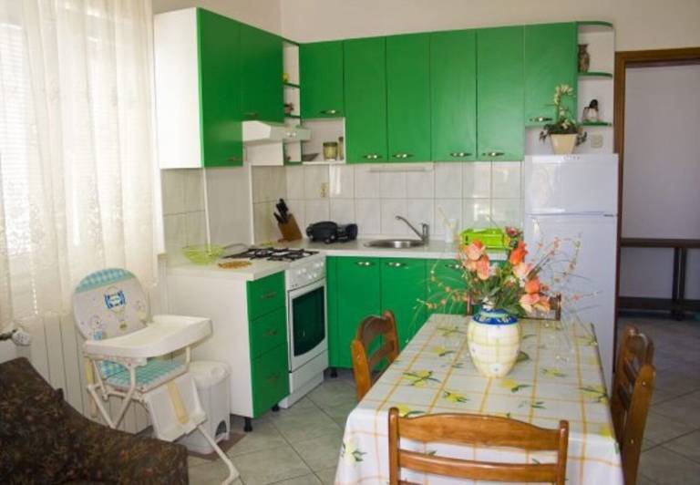 Fully equipped charming rental apartment with patio & barbeque | Sea view | Pets are welcome — photo 3