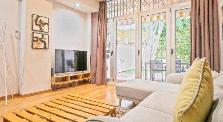 Fully equipped holiday apartment with patio | Near Sagrada Família | Dogs allowed — photo 2