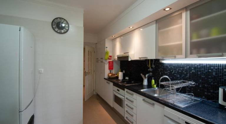 Holiday apartment with patio, yard & BBQ — photo 3
