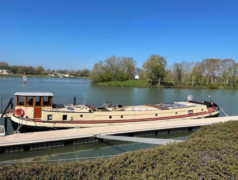 Péniche Saintes-Maries-de-la-Mer