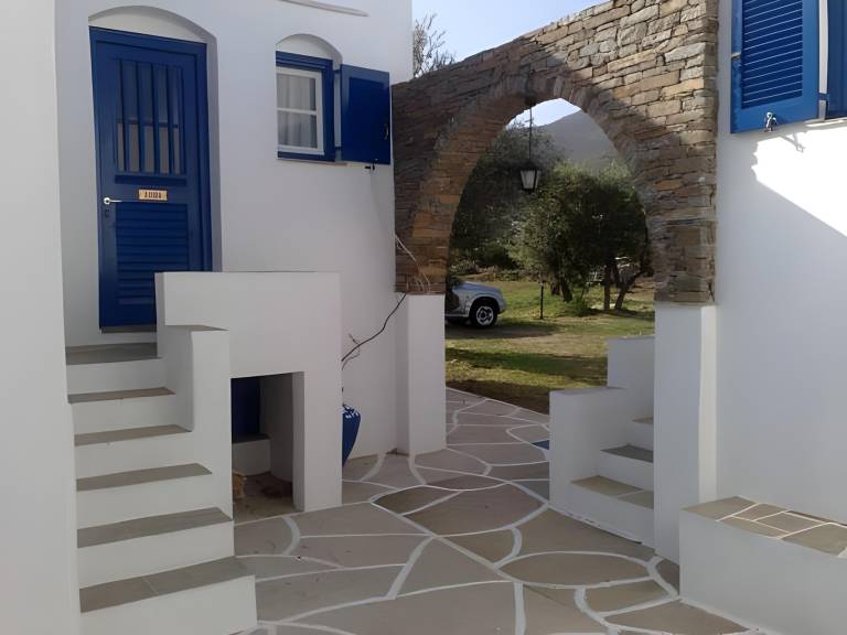 Giannakas Studios in Sifnos